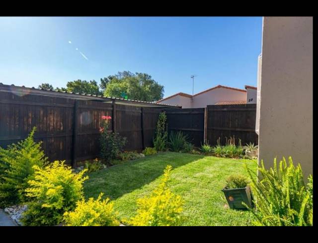 3 BEDROOM TOWNHOUSE FOR SALE IN ELSPARK